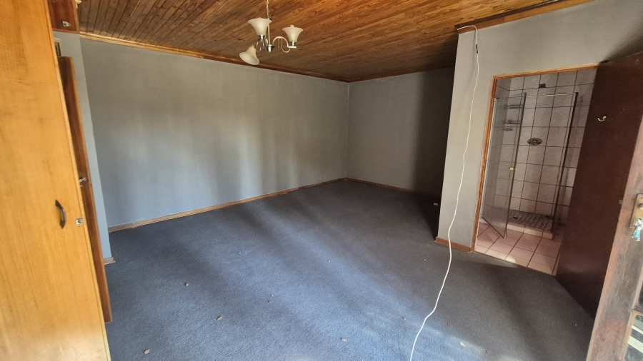 7 Bedroom Property for Sale in Riebeeckstad Free State